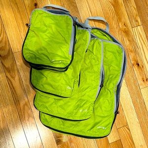 Set of 4 Gonex packing compression cubes